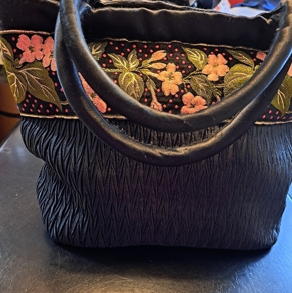 NWOT NaDaYa Black Satin Quilted Floral Bordered Tote/Bag - Picture 1 of 9